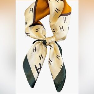⭐️🤎Brown and White Silky Scarf🧡⭐️Like New w/ Gift 🎁 Box & Ribbon